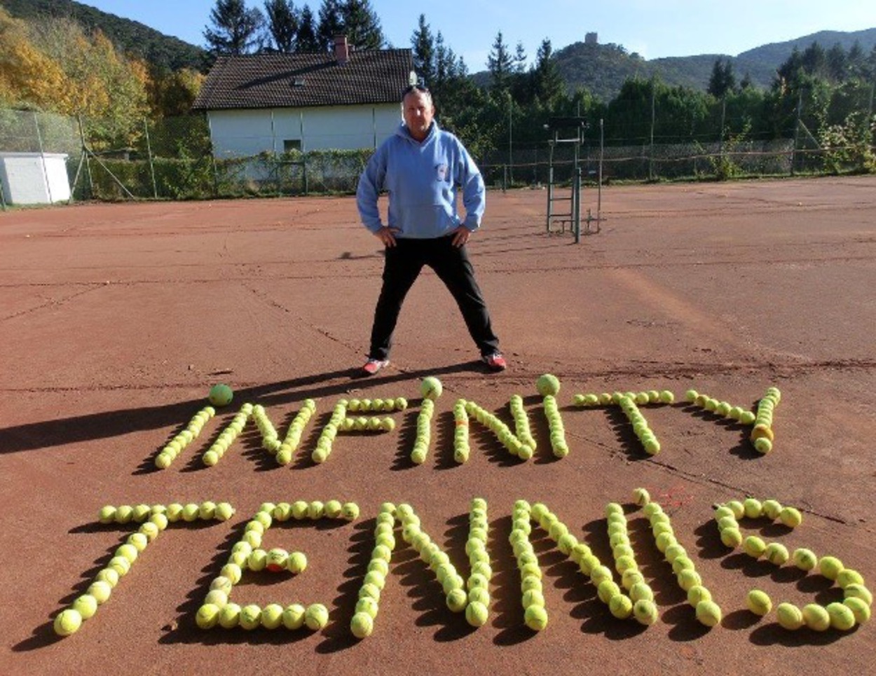 Infinity Tennisschule für Kinder - jeden Sonntag gratis gesponsert by House of Tennis
